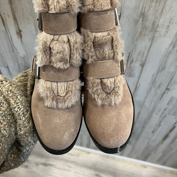 NWT Violet and Red Women's Beige Hailey Taupe Fur Suede Leather Boots Size 6.5 - Picture 2 of 7